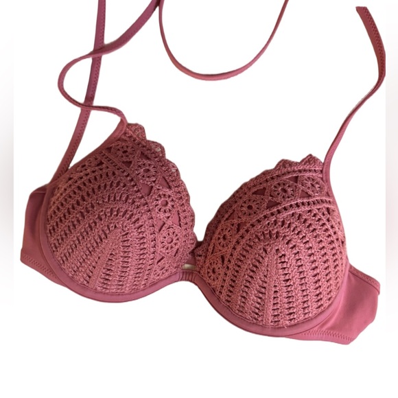 Shade & Shore Other - Shade & Shore .Crochet Lace Swim Top in Mauve. 34B. Great Condition